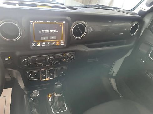 Used 2023 Jeep Wrangler Unlimited Sahara AWD/4WD image 4
