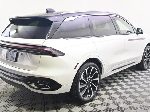 New 2026 Lincoln Nautilus Black Label image 7