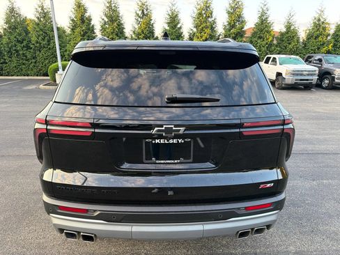 Used 2025 Chevrolet Traverse Z71 w/ Enhanced Driving Package AWD/4WD image 4