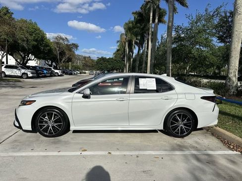 Used 2024 Toyota Camry SE FWD image 16