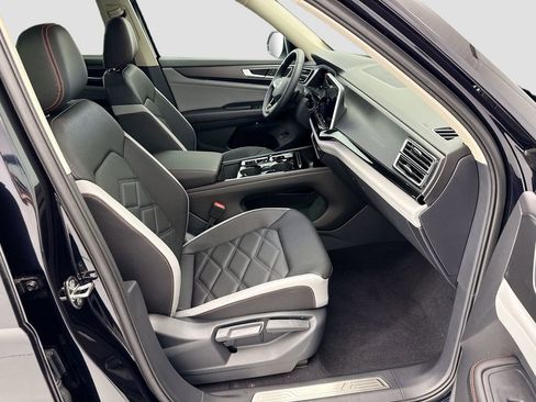 New 2026 Volkswagen Atlas Peak Edition AWD/4WD image 18