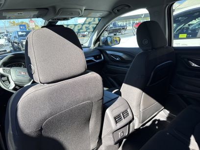 Used 2024 GMC Terrain SLE