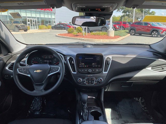 Used 2025 Chevrolet Malibu LT FWD image 13