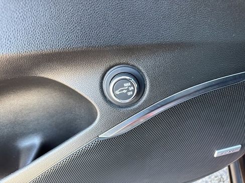 Used 2024 Buick Enclave Premium image 12