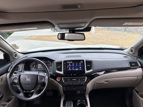 Used 2017 Honda Pilot Elite image 25