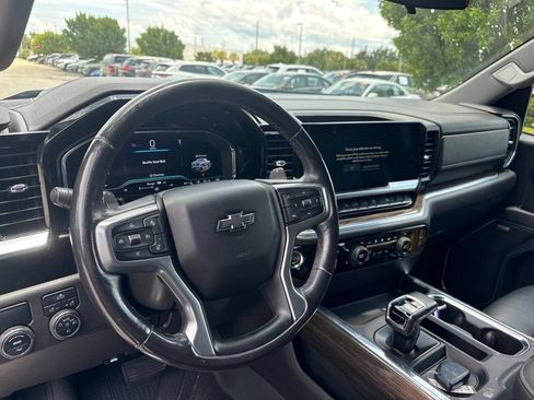 Used 2022 Chevrolet Silverado 1500 RST w/ Convenience Package II RWD image 9