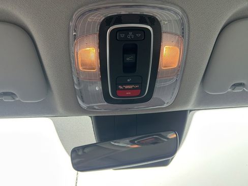 Used 2025 Hyundai Elantra Limited FWD image 24