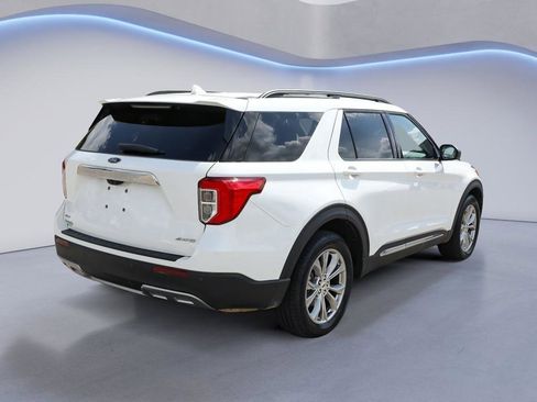 Used 2023 Ford Explorer XLT w/ Equipment Group 202A image 7