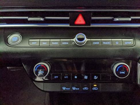 Used 2024 Hyundai Elantra SEL image 10