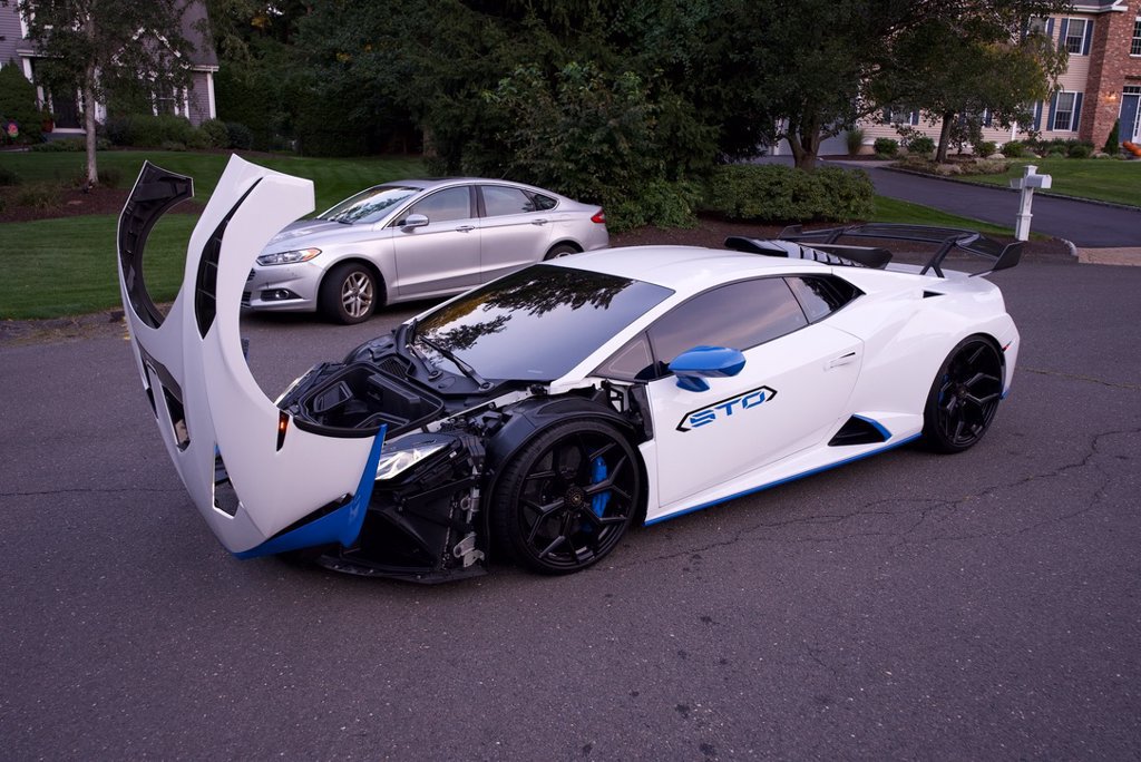 Used 2022 Lamborghini Huracan STO RWD image 29