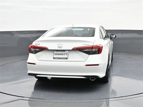 Used 2023 Honda Civic Sport image 11