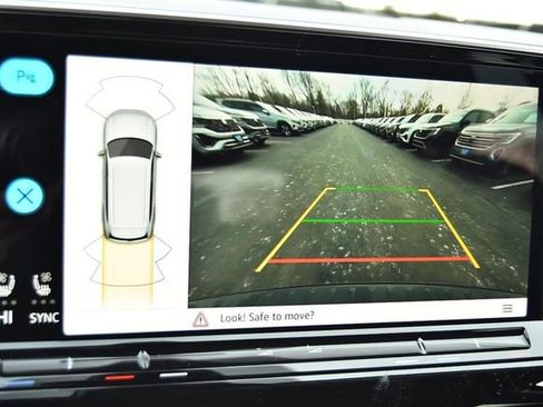 New 2026 Volkswagen Atlas SE image 13