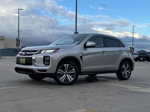 Used 2024 Mitsubishi Outlander Sport SE image 2