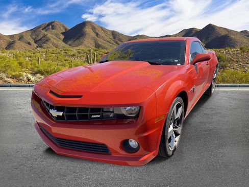 Used 2011 Chevrolet Camaro SS image 2