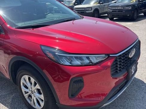 Used 2023 Ford Escape Active image 11