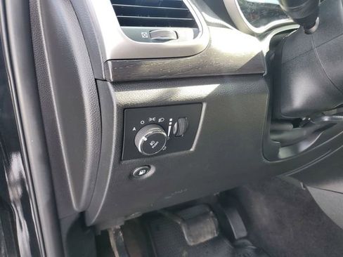 Used 2018 Jeep Grand Cherokee Laredo image 17