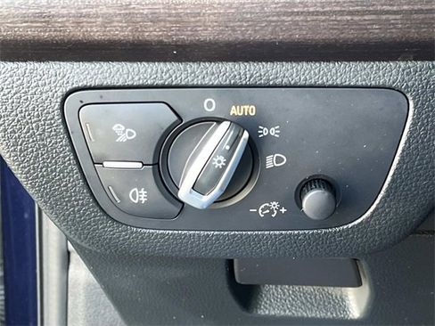 Used 2022 Audi Q5 2.0T Premium w/ Convenience Package image 35