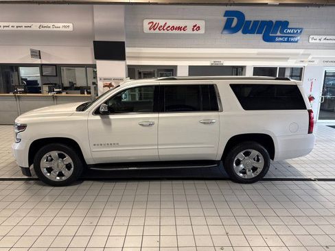 Used 2018 Chevrolet Suburban Premier AWD/4WD image 6
