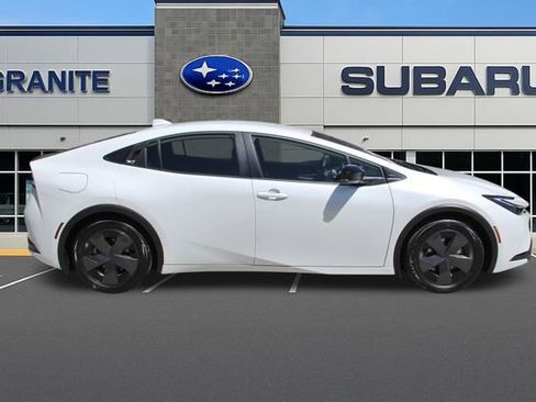 Used 2024 Toyota Prius Prime FWD image 7