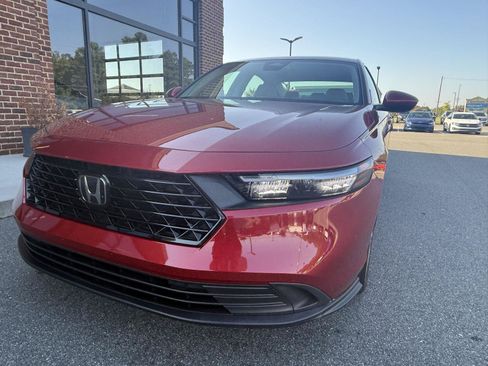 Used 2025 Honda Accord LX image 24
