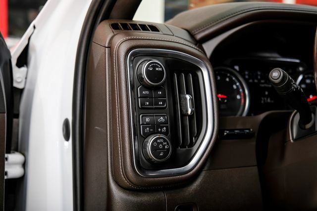 Used 2020 Chevrolet Silverado 2500 LTZ w/ LTZ Premium Package AWD/4WD image 32