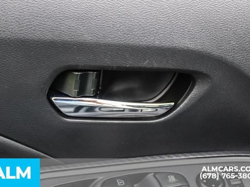 Used 2024 Nissan Versa SV FWD image 36