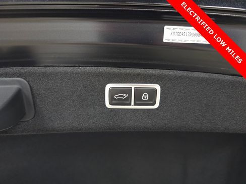 Used 2024 Genesis G80 image 10