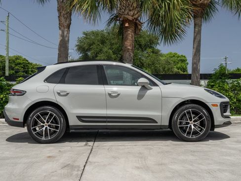 Used 2025 Porsche Macan AWD/4WD image 9