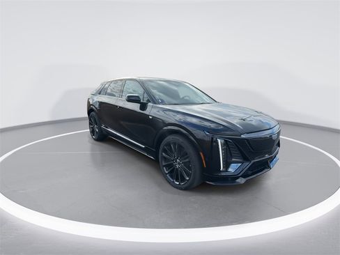 New 2026 Cadillac Lyriq V image 2