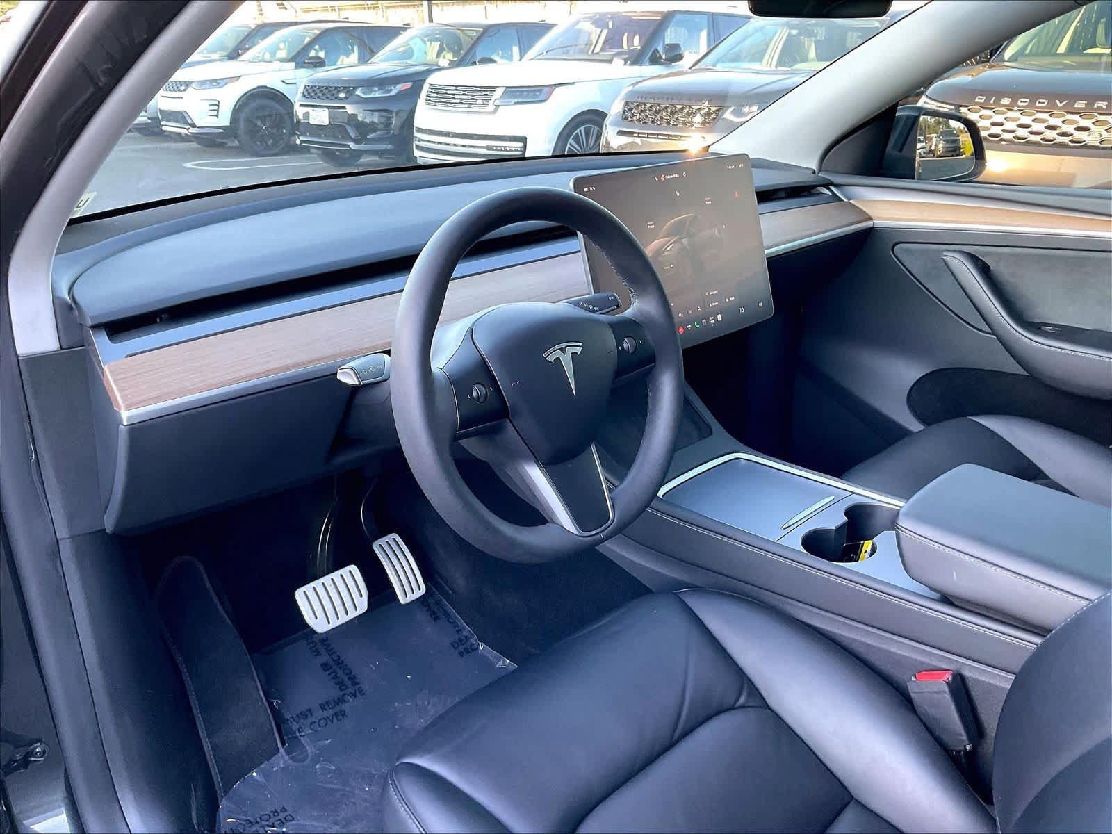 Used 2024 Tesla Model Y Performance AWD/4WD image 17