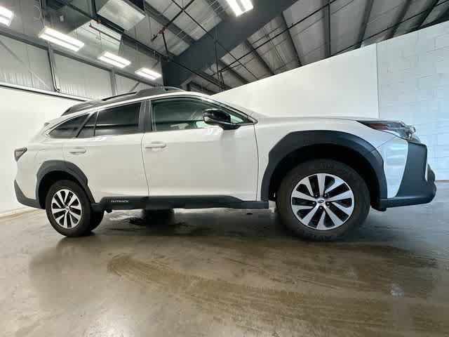 Used 2024 Subaru Outback Premium AWD/4WD image 3