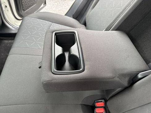Used 2024 Toyota RAV4 XLE FWD image 38