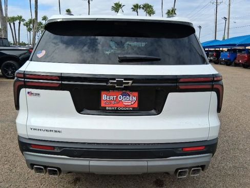 New 2026 Chevrolet Traverse LT w/ Sun and Wheel Package FWD image 6