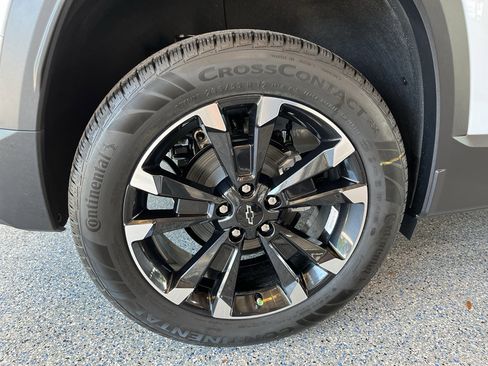 New 2026 Chevrolet Equinox RS w/ Convenience Package III FWD image 35