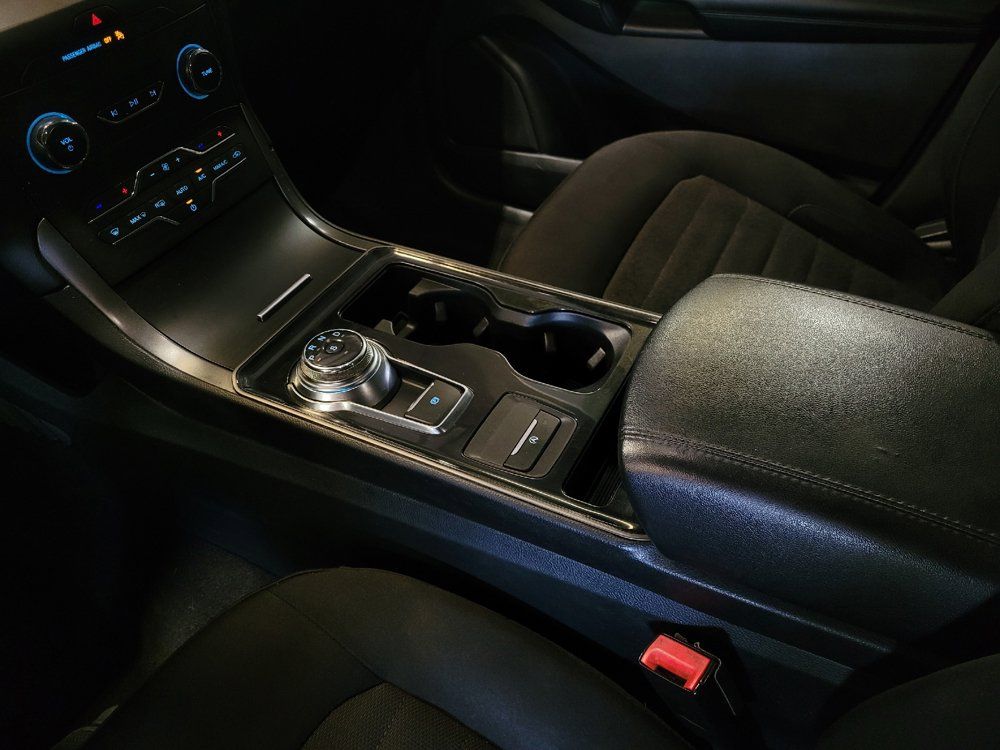 Used 2020 Ford Edge SE AWD/4WD image 26