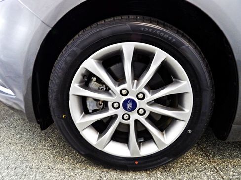 Used 2018 Ford Fusion Energi SE FWD image 18