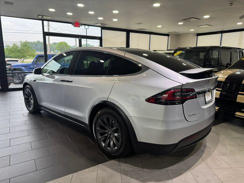 Used 2018 Tesla Model X 75D AWD/4WD image 5