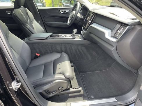 Used 2019 Volvo XC60 T6 Momentum w/ Multimedia Package AWD/4WD image 21