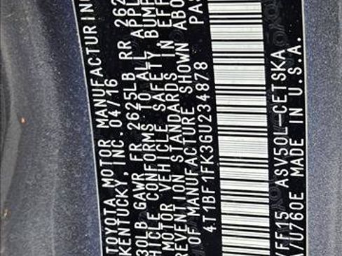 Used 2016 Toyota Camry SE image 21