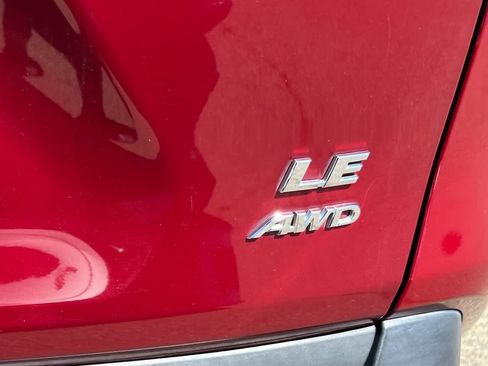 Used 2021 Toyota RAV4 LE image 21