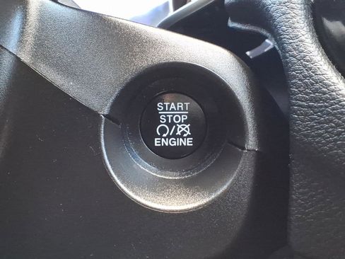 Used 2020 Jeep Compass Latitude image 21