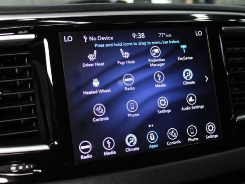Used 2019 Chrysler Pacifica Touring-L w/ S Appearance Package FWD image 13