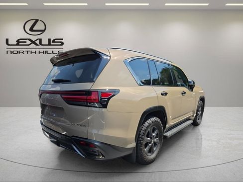 New 2025 Lexus LX 700h Overtrail image 4