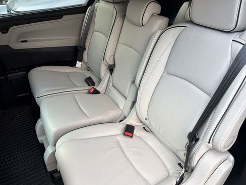 New 2026 Honda Odyssey Touring image 4