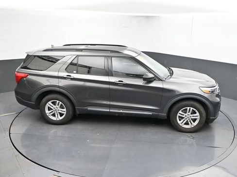 Used 2020 Ford Explorer XLT AWD/4WD image 37