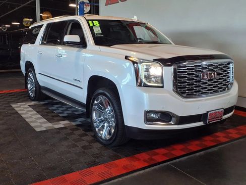 Used 2018 GMC Yukon XL Denali AWD/4WD image 2