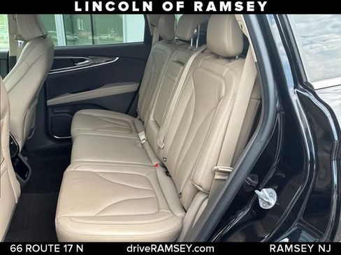 Used 2022 Lincoln Nautilus Reserve AWD/4WD image 21