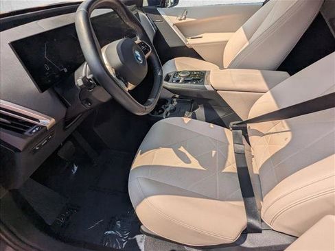 Certified 2024 BMW iX xDrive50 image 17