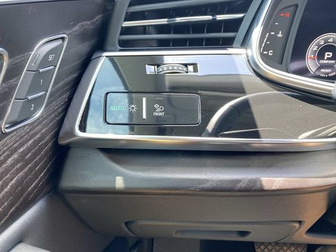 Used 2023 Audi Q8 Prestige w/ Prestige Package AWD/4WD image 25