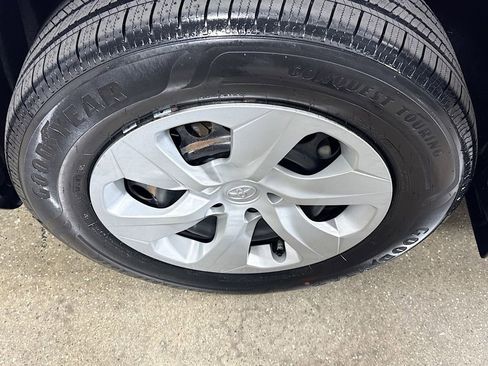 Used 2019 Toyota RAV4 LE w/ All Weather Liner Package AWD/4WD image 29